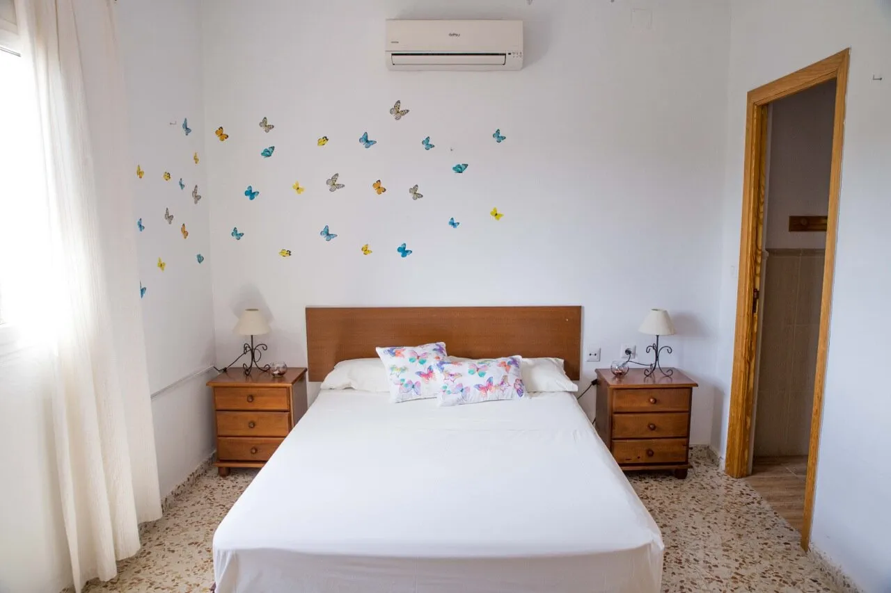 Butterfly wall and bed