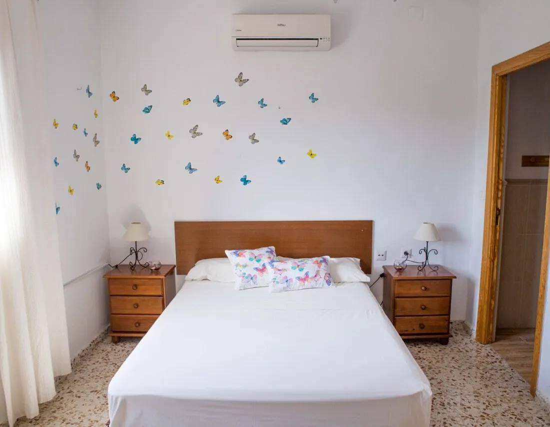 Butterfly wall and bed