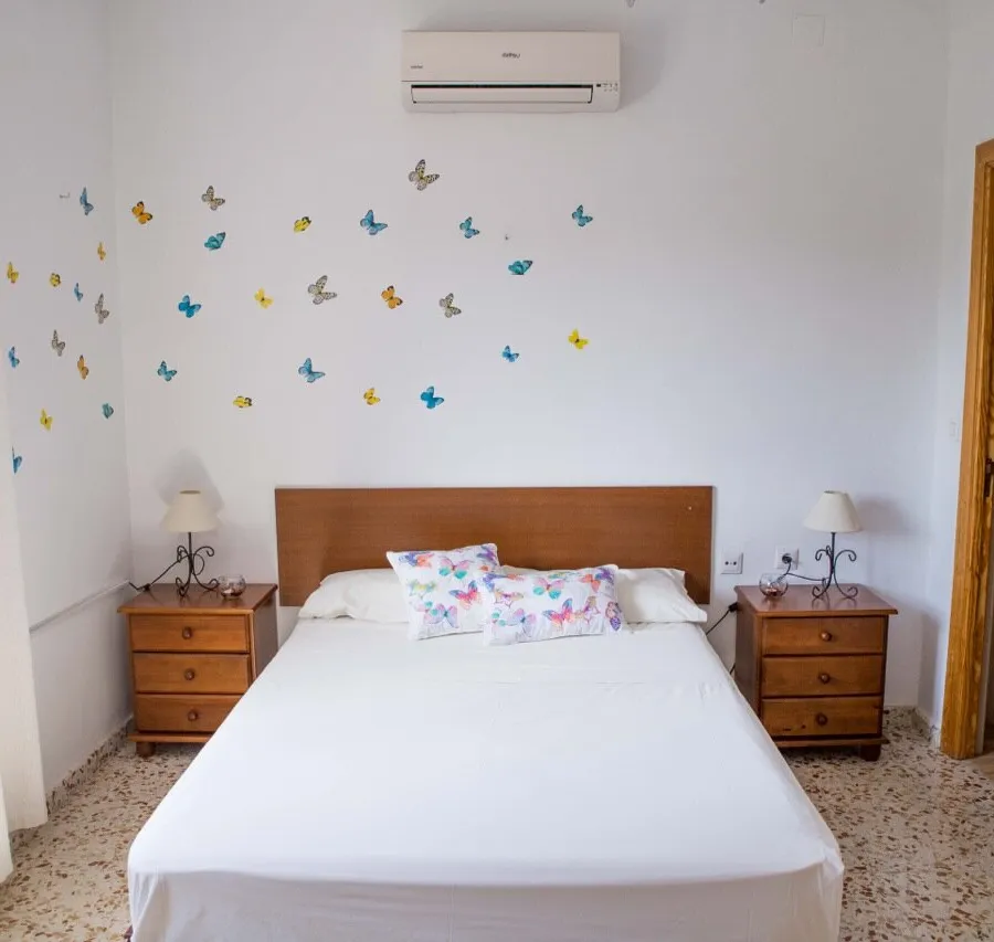 Butterfly wall and bed