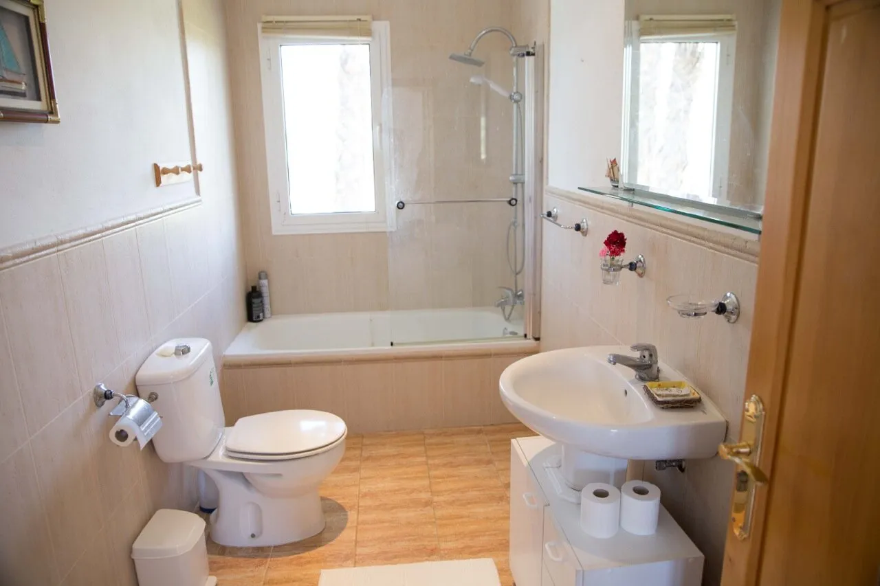 Bathroom with shower and tub