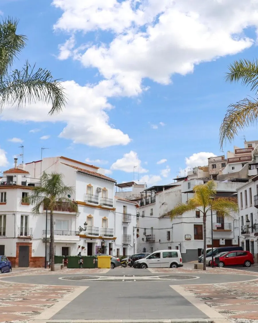 Alora city center